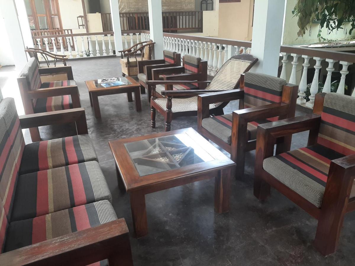 Sea Breeze Guest House أونا واتونا المظهر الخارجي الصورة