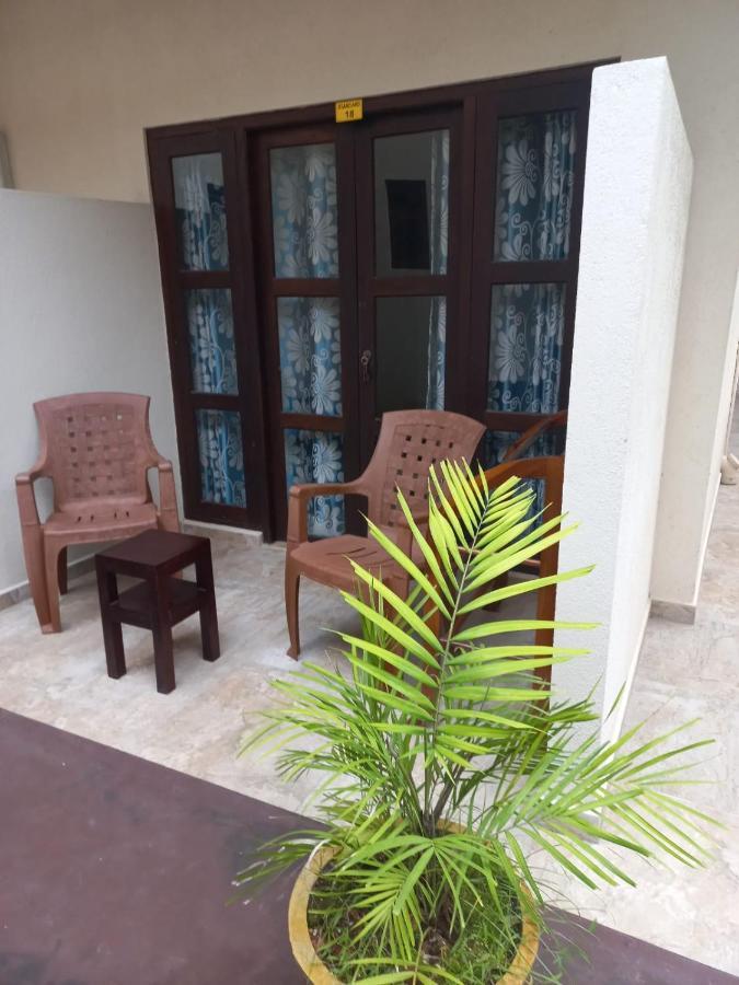 Sea Breeze Guest House أونا واتونا المظهر الخارجي الصورة